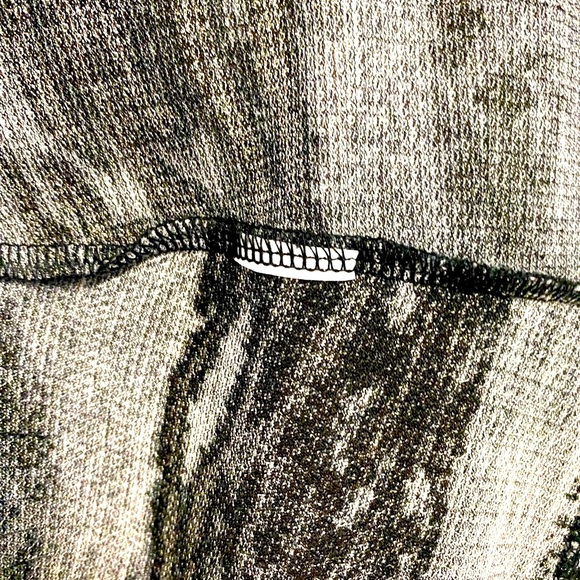 SHIMMERY ANIMAL PRINT TANK - Picture 8 of 8